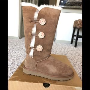 🤩 UGG Bailey Button Triplet Boot 🤩